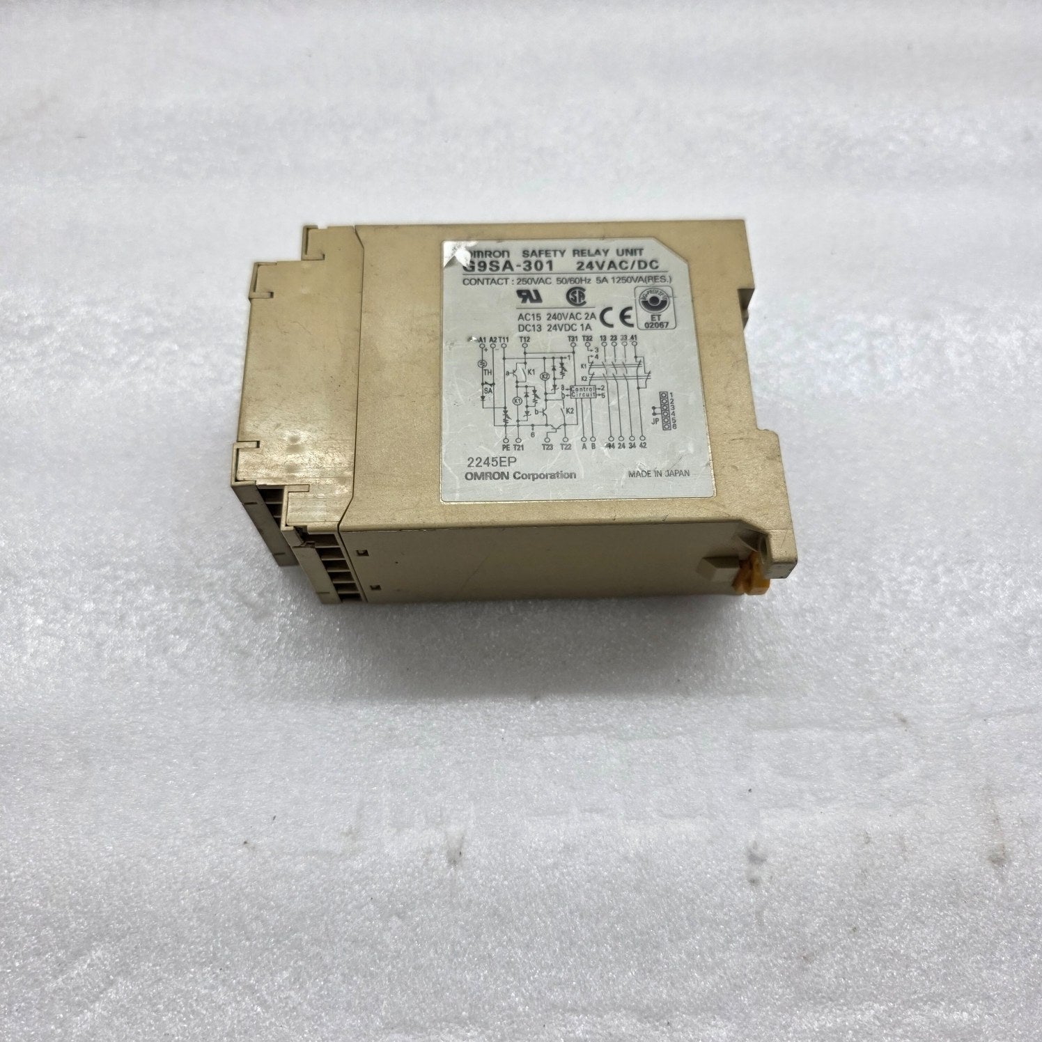 OMRON G9SA-301 SAFETY RELAY UNIT 24V AC/DC