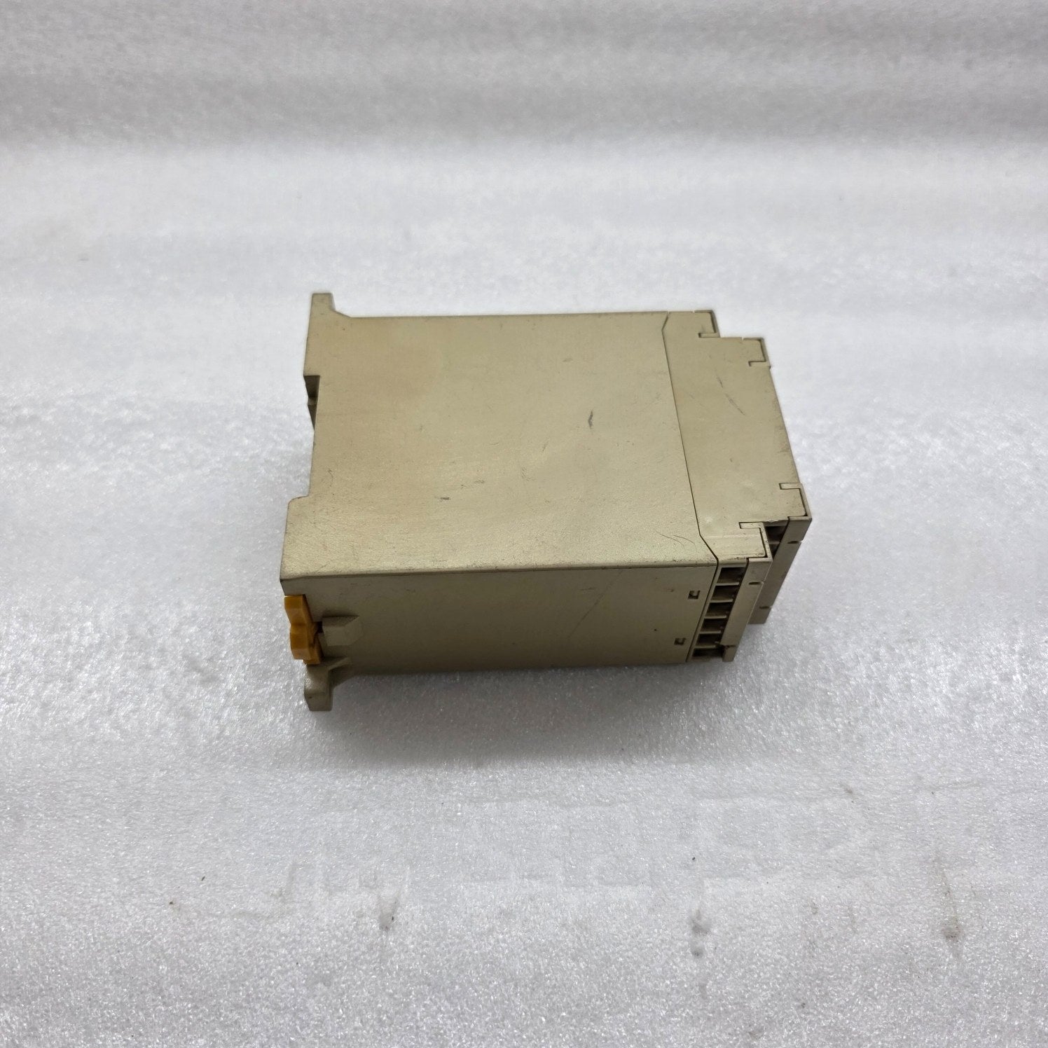 OMRON G9SA-301 SAFETY RELAY UNIT 24V AC/DC
