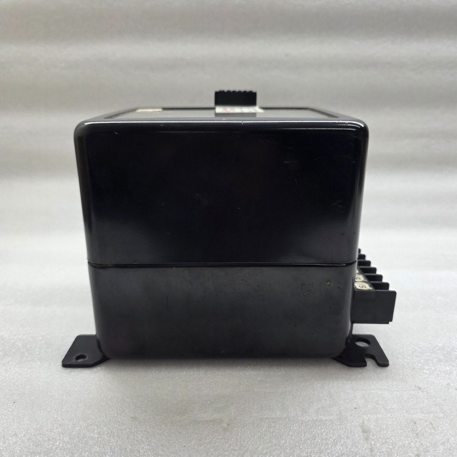 OMRON K2CA-R-S5 OVERCURRENT RELAY 100-220V AC