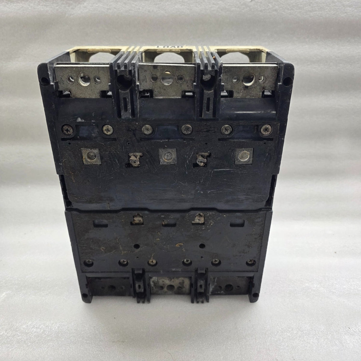 CUTLER HAMMER HLD3600F 3-POLE CIRCUIT BREAKER 600A  6633C81G06