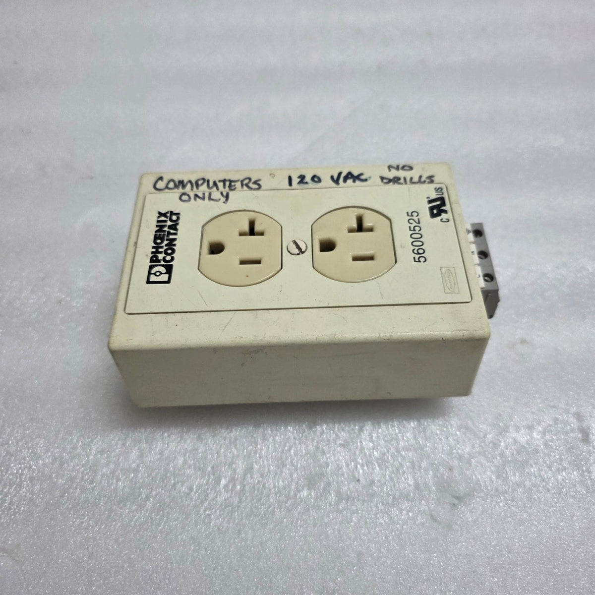 PHOENIX CONTACT 5600525 RAIL-MOUNTED DUAL POWER OUTLET EM-DUO 120/20