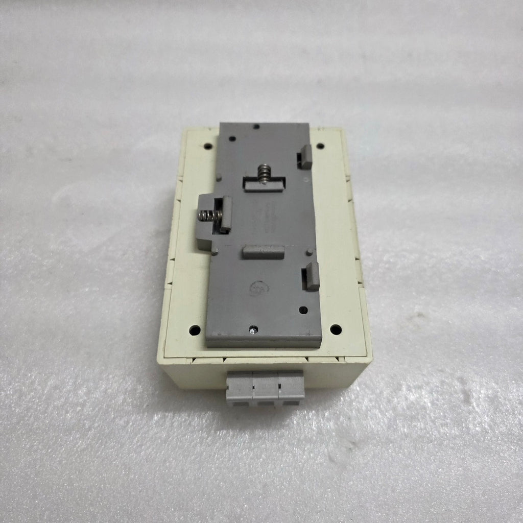 PHOENIX CONTACT 5600525 RAIL-MOUNTED DUAL POWER OUTLET EM-DUO 120/20
