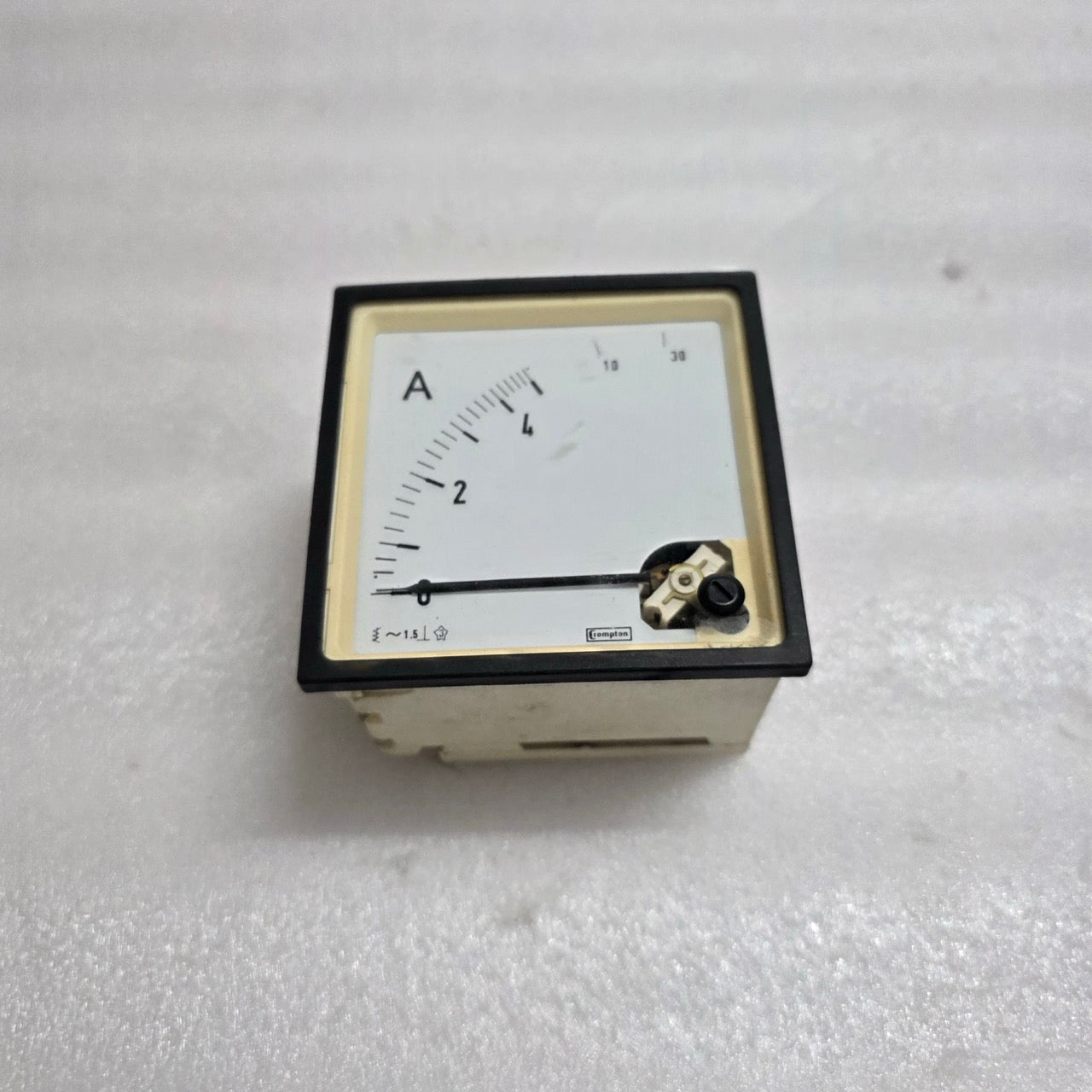 CROMPTON INSTRUMENTS E244-026A-G-LS-ZZ-C7 ANALOG AC AMMETER 0/5/30 AMPS AC