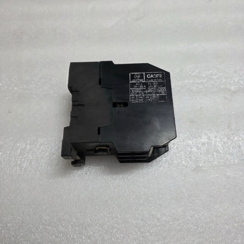 CGE CA2F2 MAGNETIC CONTACTOR 22A COIL VOLTAGE 380-440V