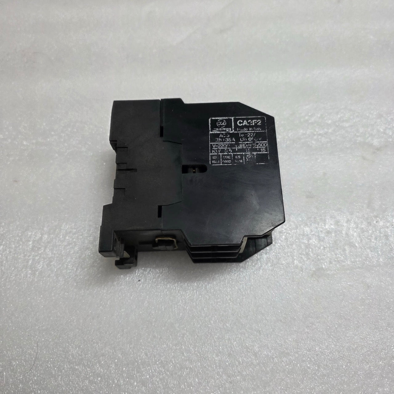 CGE CA2F2 MAGNETIC CONTACTOR 22A COIL VOLTAGE 380-440V