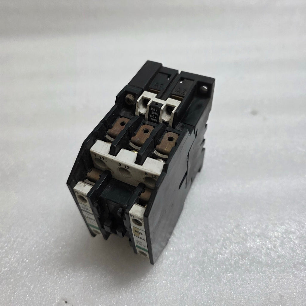 CGE CA2F2 MAGNETIC CONTACTOR 22A COIL VOLTAGE 380-440V