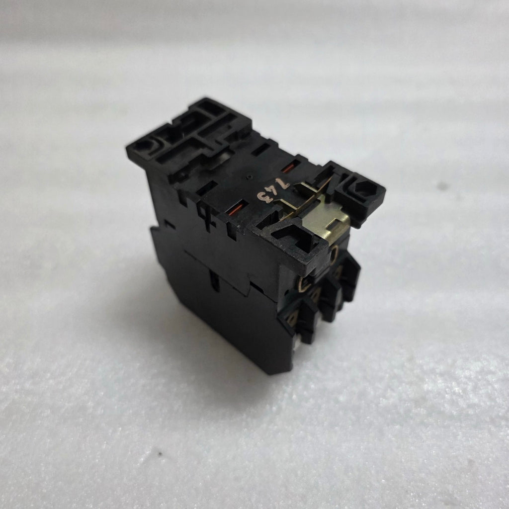 CGE CA2F2 MAGNETIC CONTACTOR 22A COIL VOLTAGE 380-440V