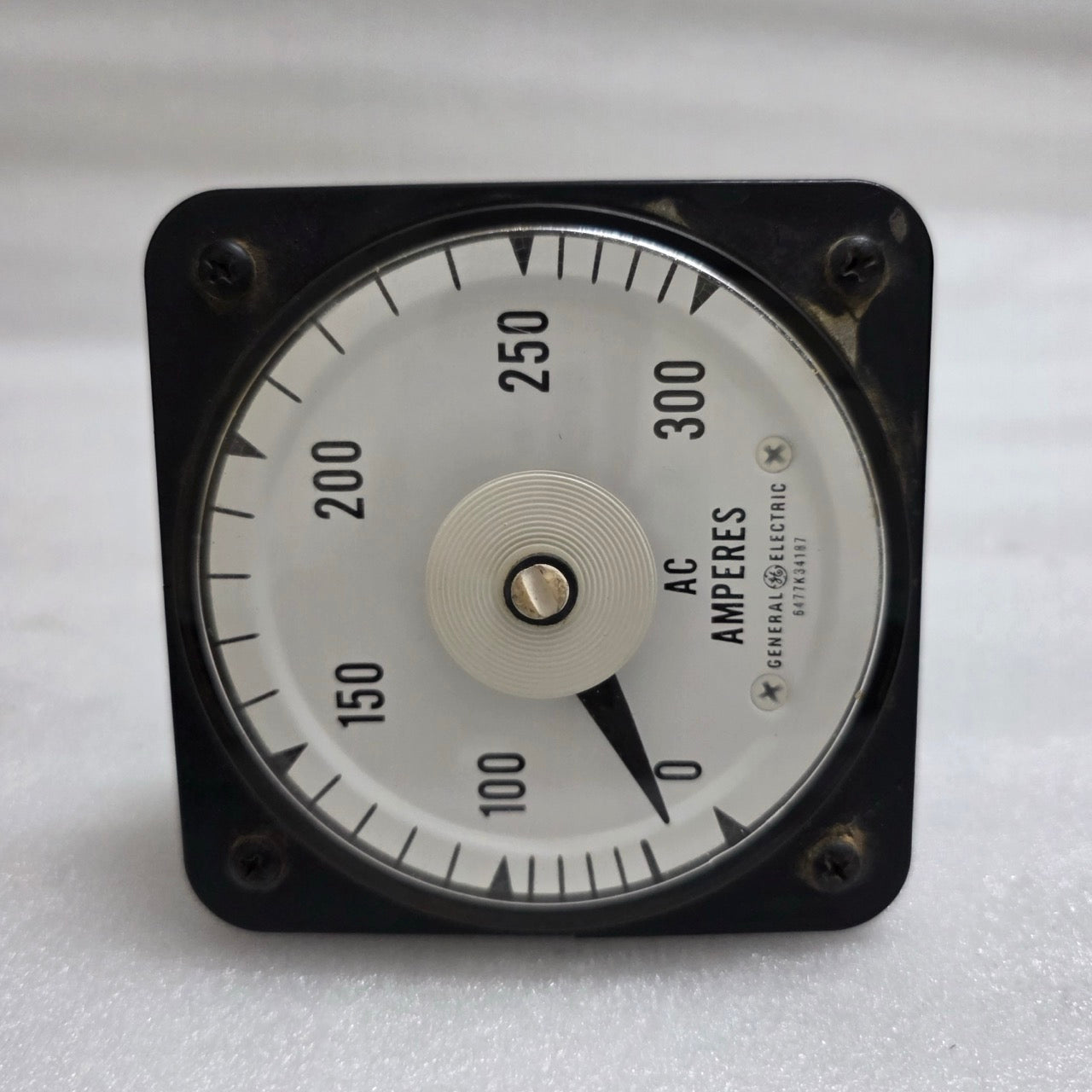GENERAL ELECTRIC 6477K34187 ANALOG AC AMMETER PANEL METER 0 TO 300 AC AMPERES