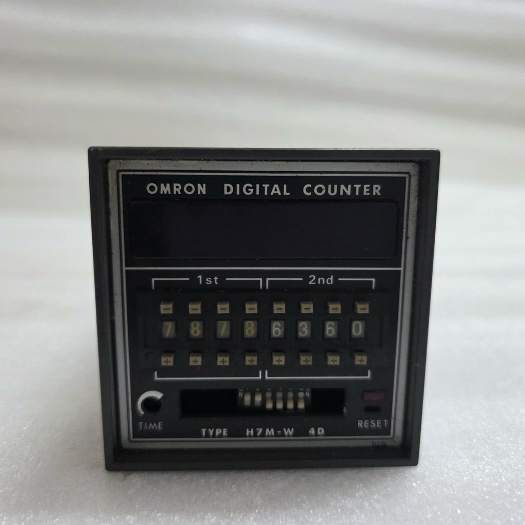 OMRON H7M-W 4D DIGITAL COUNTER / TIMER 100/200 VAC