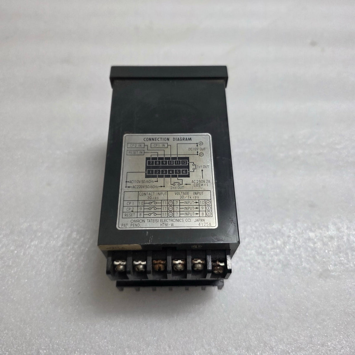 OMRON H7M-W 4D DIGITAL COUNTER / TIMER 100/200 VAC