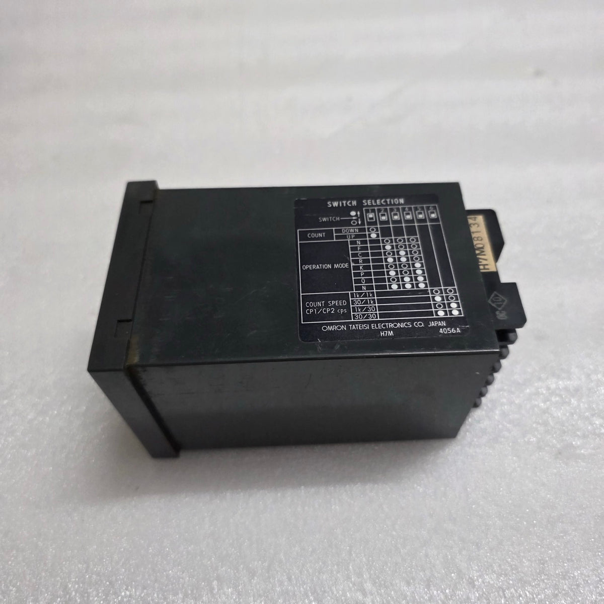 OMRON H7M-W 4D DIGITAL COUNTER / TIMER 100/200 VAC