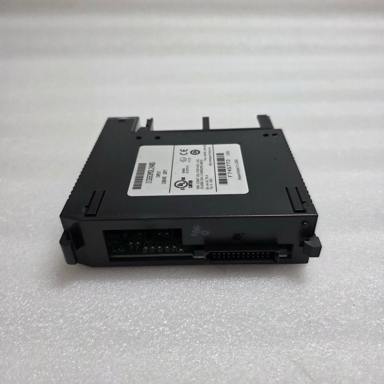 GE FANUC IC693MDL240G 120 V AC DISCRETE INPUT MODULE