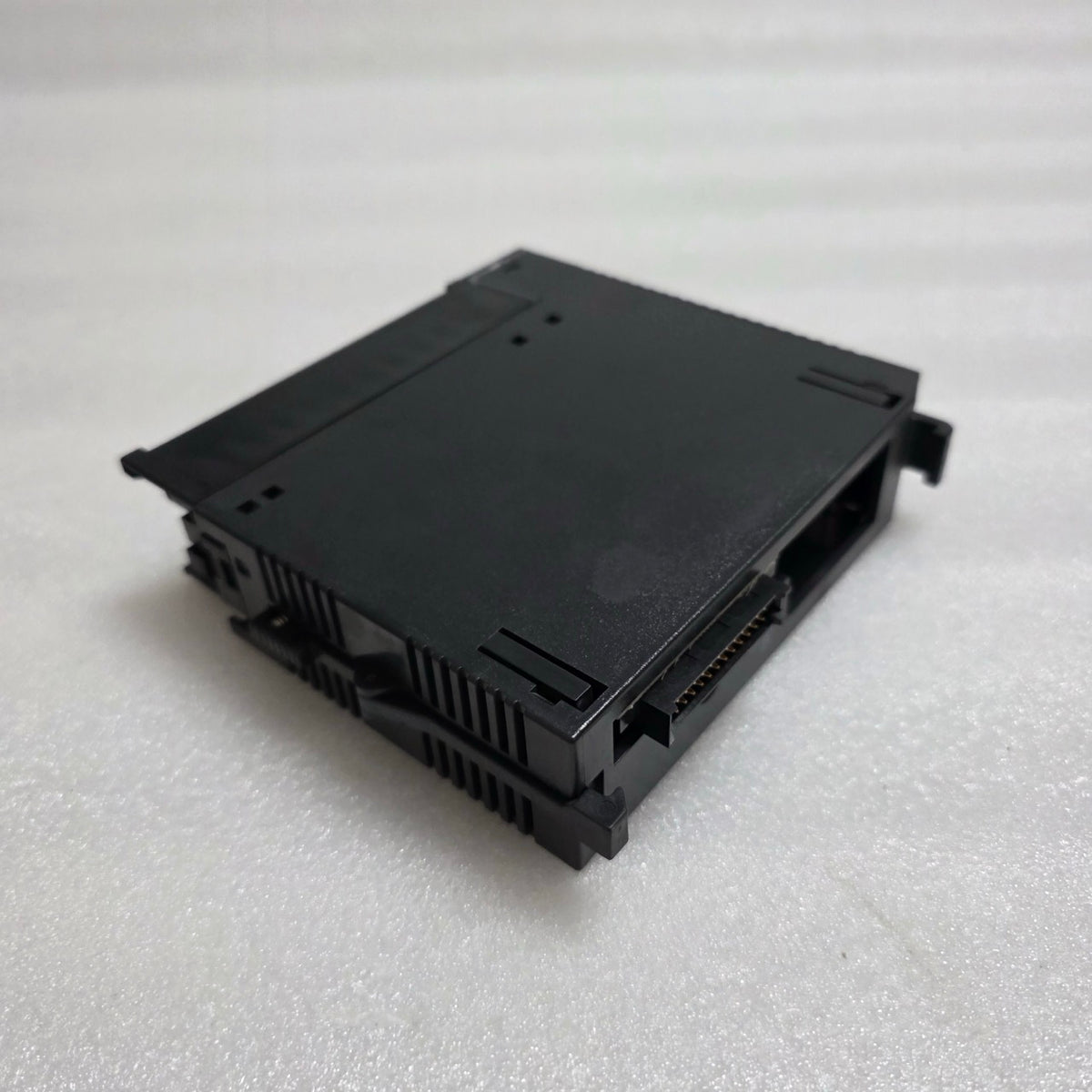 GE FANUC IC693MDL240G 120 V AC DISCRETE INPUT MODULE