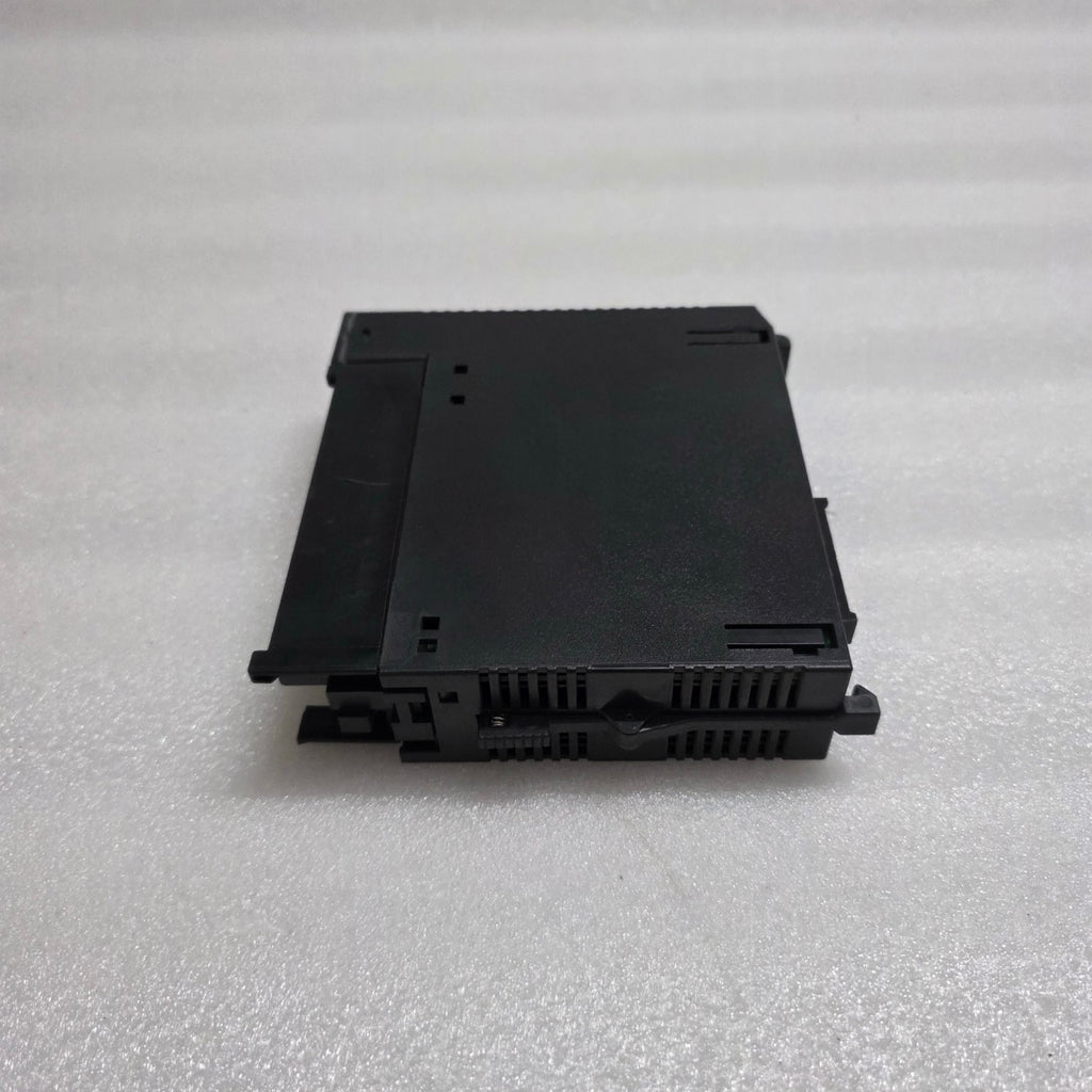 GE FANUC IC693MDL940K RELAY OUTPUT MODULE