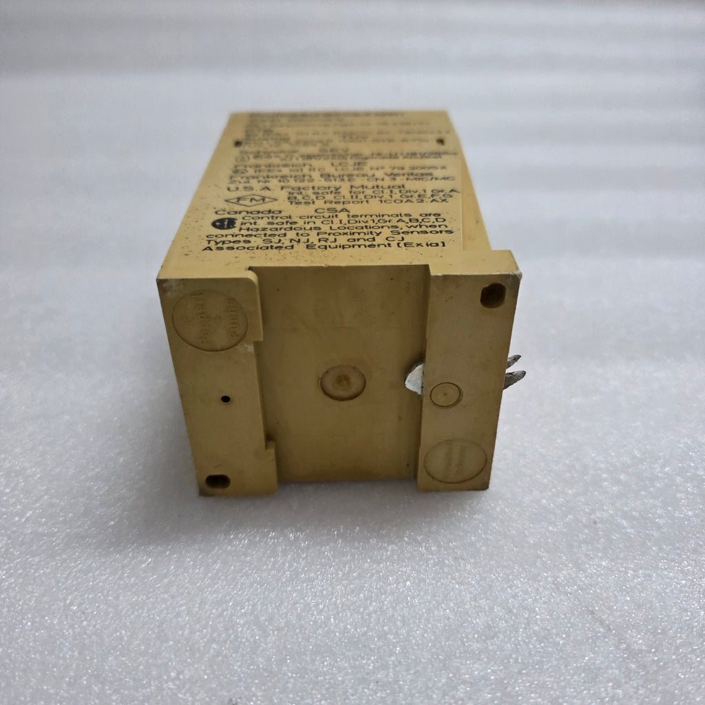 PEPPERL + FUCHS WE77/EX2 SWITCH AMPLIFIER 220V