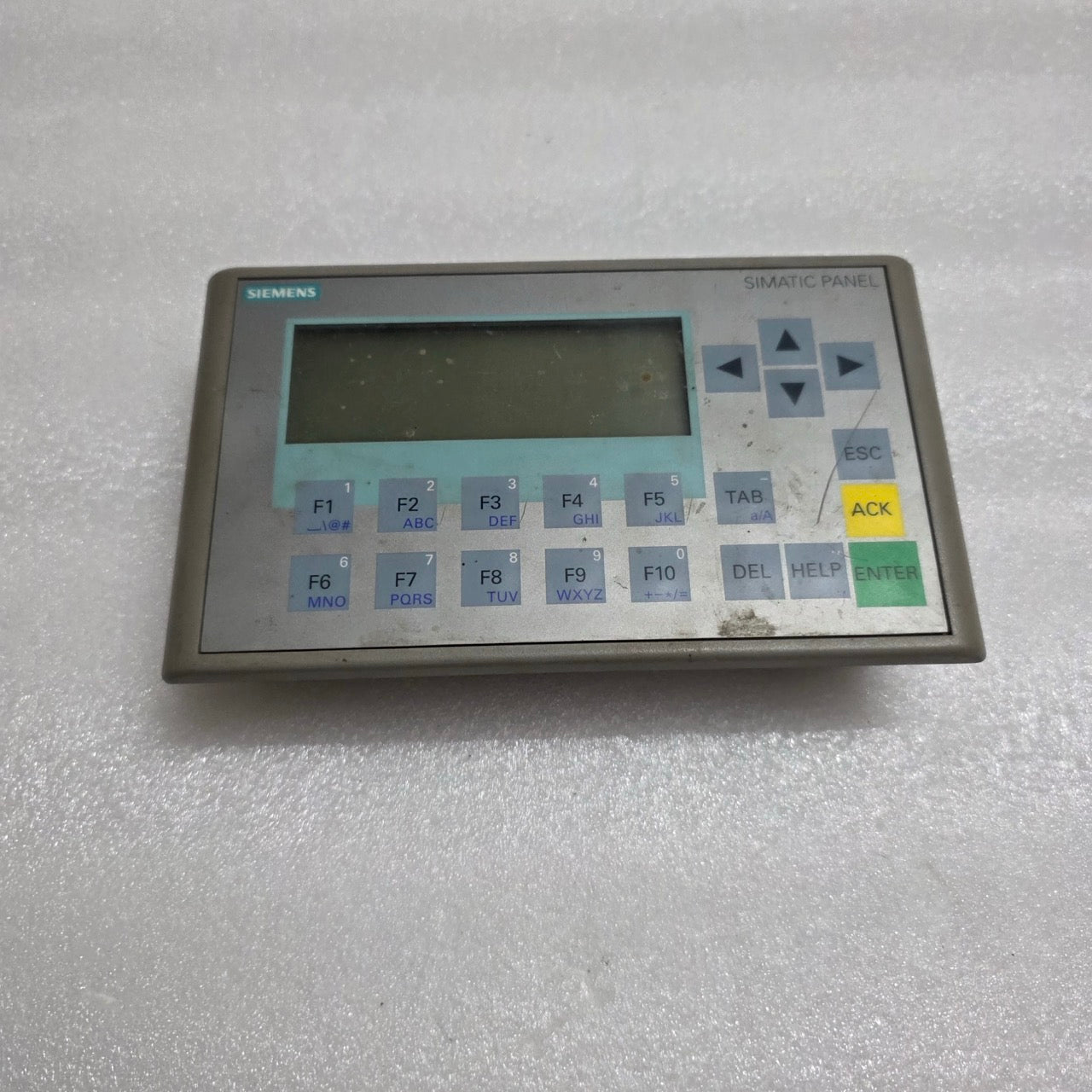 SIEMENS AG KP300 BASIC MONO 6AV6 647-0AH11-3AX0 BASIC PANEL KEY OPERATION HMI 24
