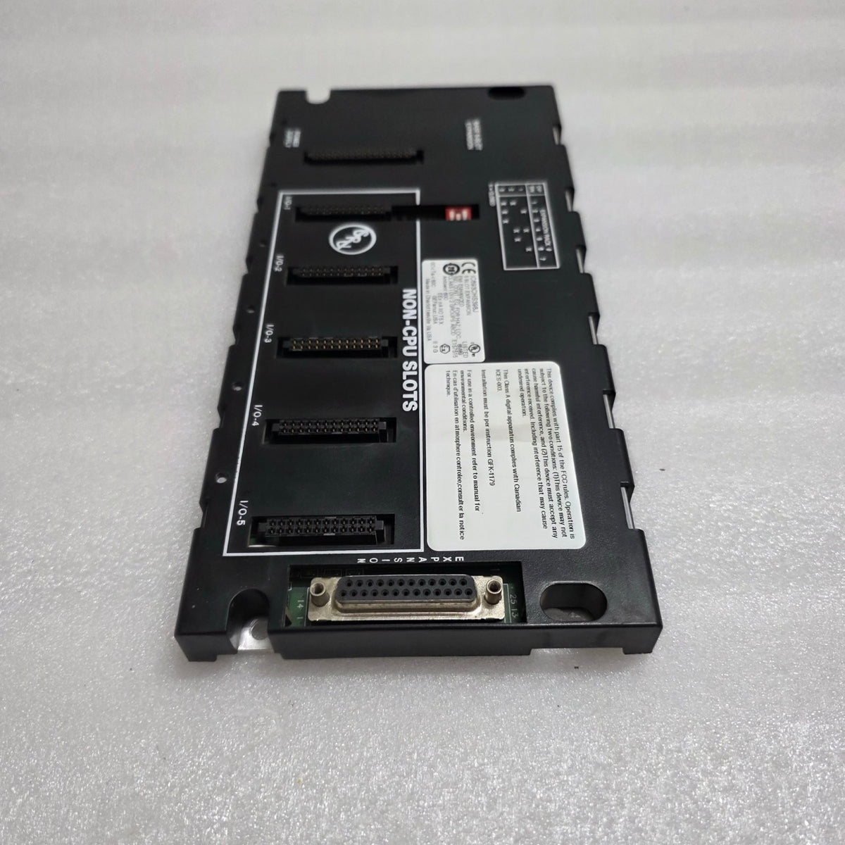 GE FANUC IC693CHS398J I/O EXPANSION BASEPLATE / BACKPLANE