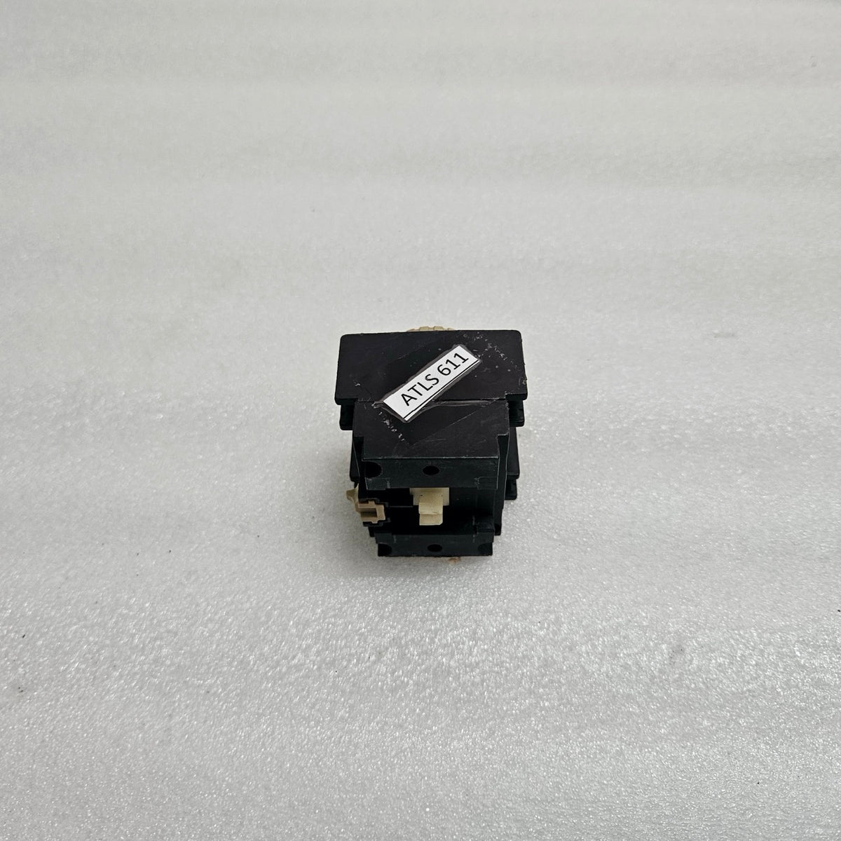 MITSUBISHI UA-TR4AN PNEUMATIC TIME-DELAY UNIT / ON-DELAY TIMER 0.1–60 SECONDS