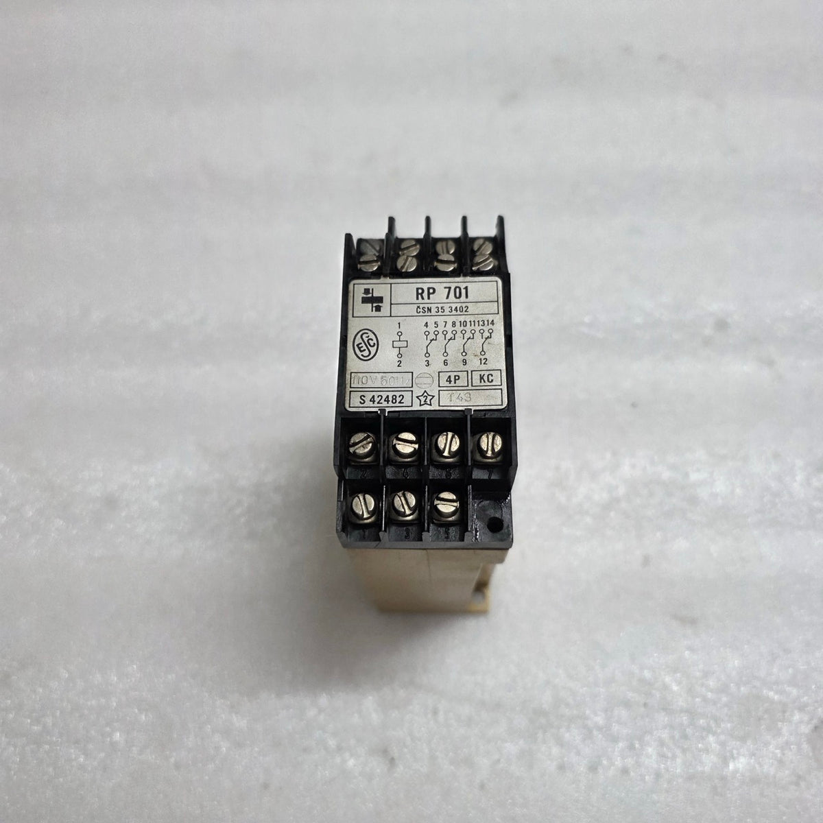 ZPA TRUTNOV RP 701 INDUSTRIAL CONTROL RELAY CSN 35 3402 110V AC