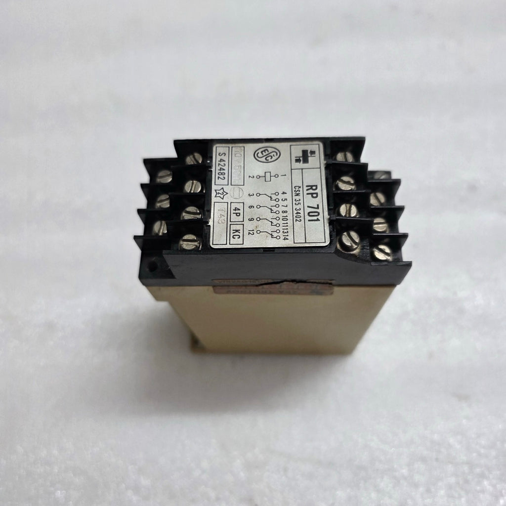 ZPA TRUTNOV RP 701 INDUSTRIAL CONTROL RELAY CSN 35 3402 110V AC