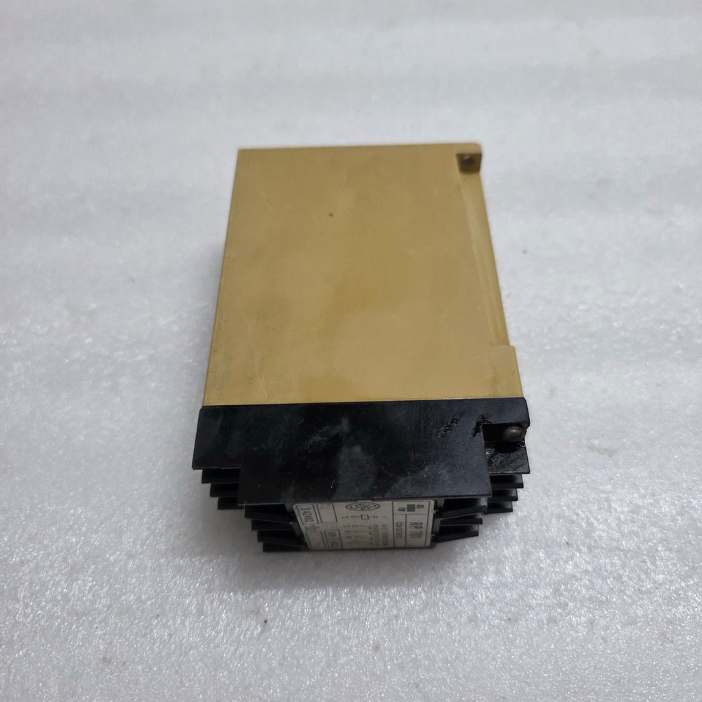 ZPA TRUTNOV RP 701 INDUSTRIAL CONTROL RELAY CSN 35 3402 110V AC