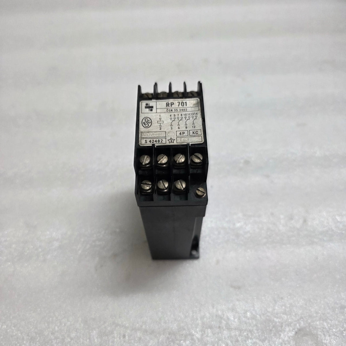 ZPA TRUTNOV RP 701 INDUSTRIAL CONTROL RELAY CSN 35 3402 220V AC