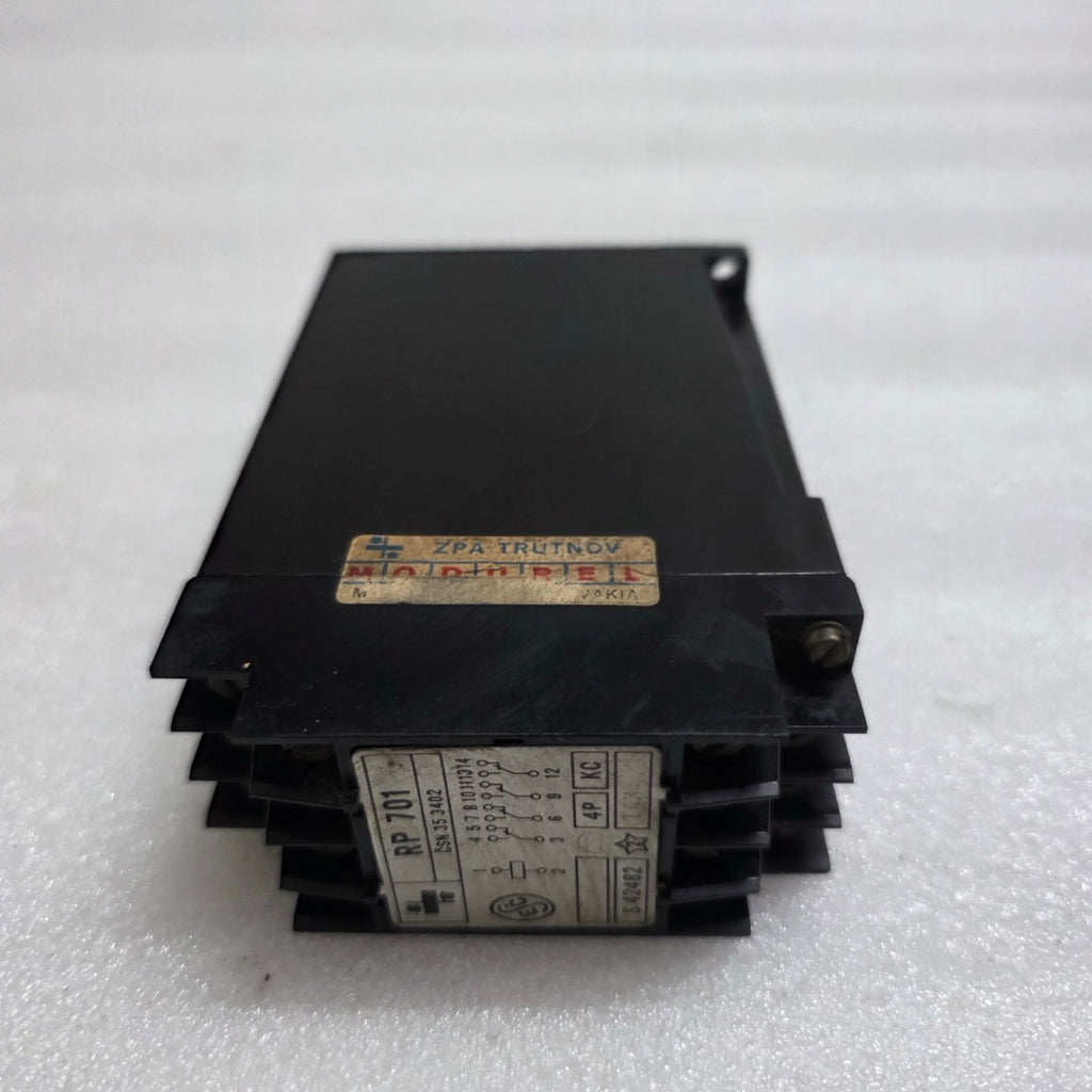 ZPA TRUTNOV RP 701 INDUSTRIAL CONTROL RELAY CSN 35 3402 220V AC