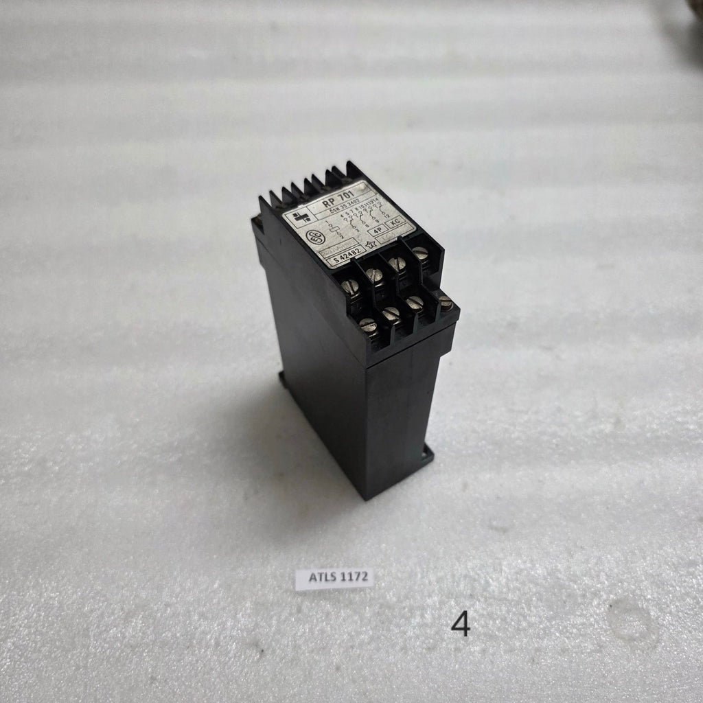 ZPA TRUTNOV RP 701 INDUSTRIAL CONTROL RELAY CSN 35 3402 220V AC