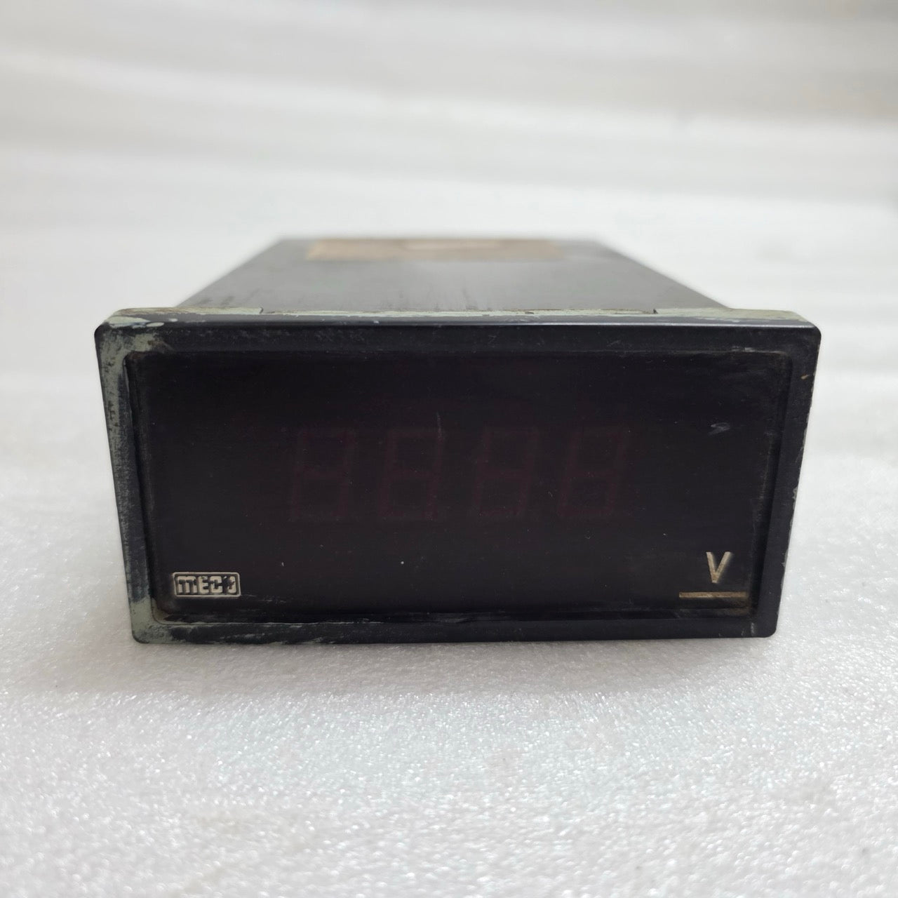 MECO VOLT METER DIGITAL PANEL METER
