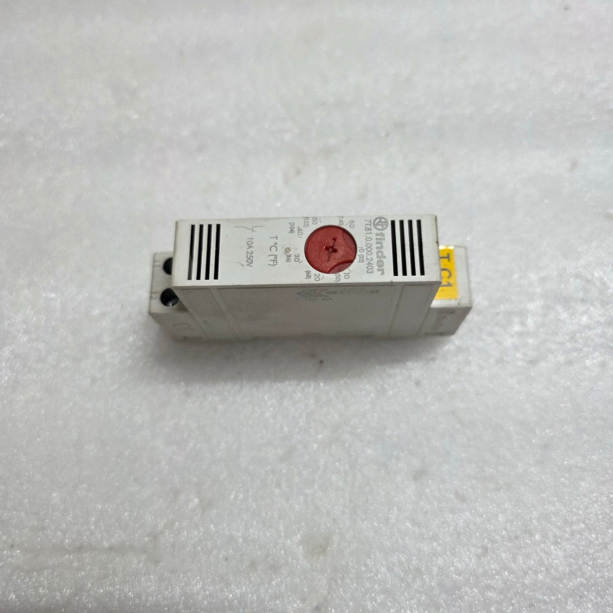 FINDER 7T.81.0.000.2403 PANEL THERMOSTAT