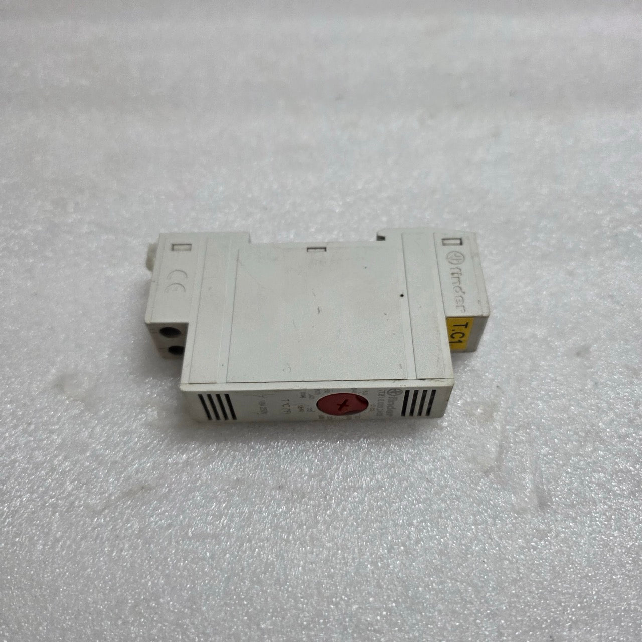 FINDER 7T.81.0.000.2403 PANEL THERMOSTAT