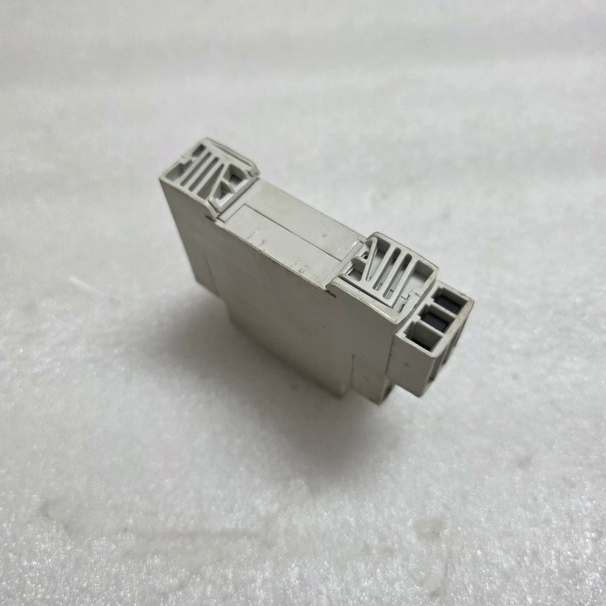 ABB CT-ERD.22 ON-DELAY TIME RELAY 1SVR500100R0100 24-240VAC/24-48VDC