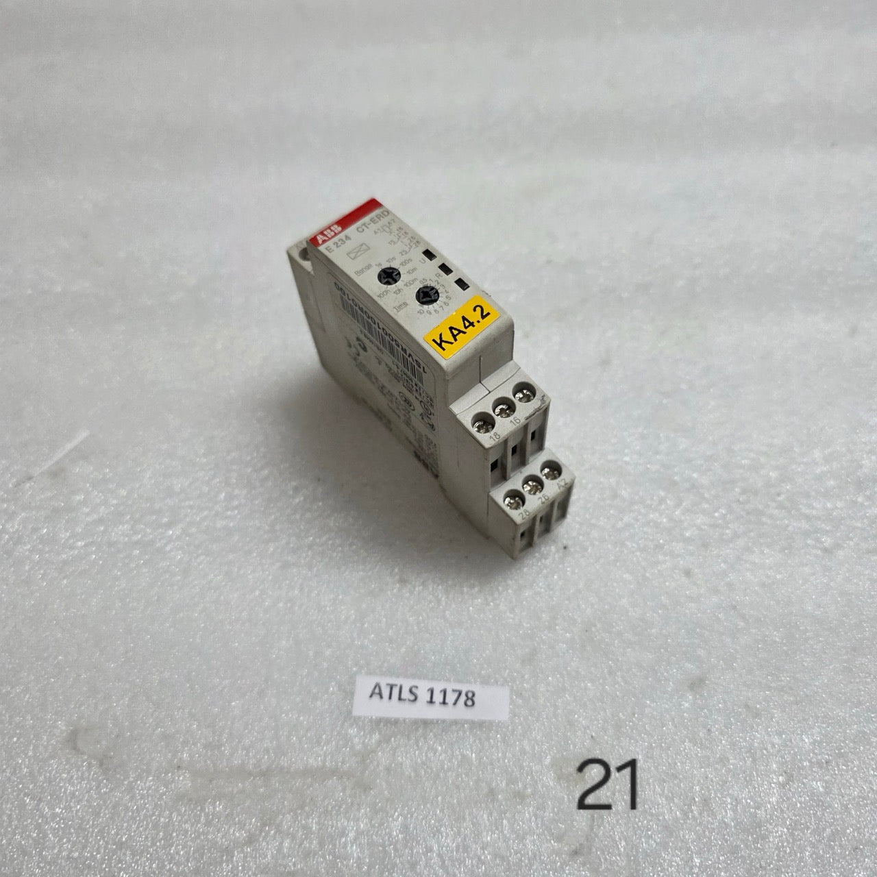 ABB CT-ERD.22 ON-DELAY TIME RELAY 1SVR500100R0100 24-240VAC/24-48VDC