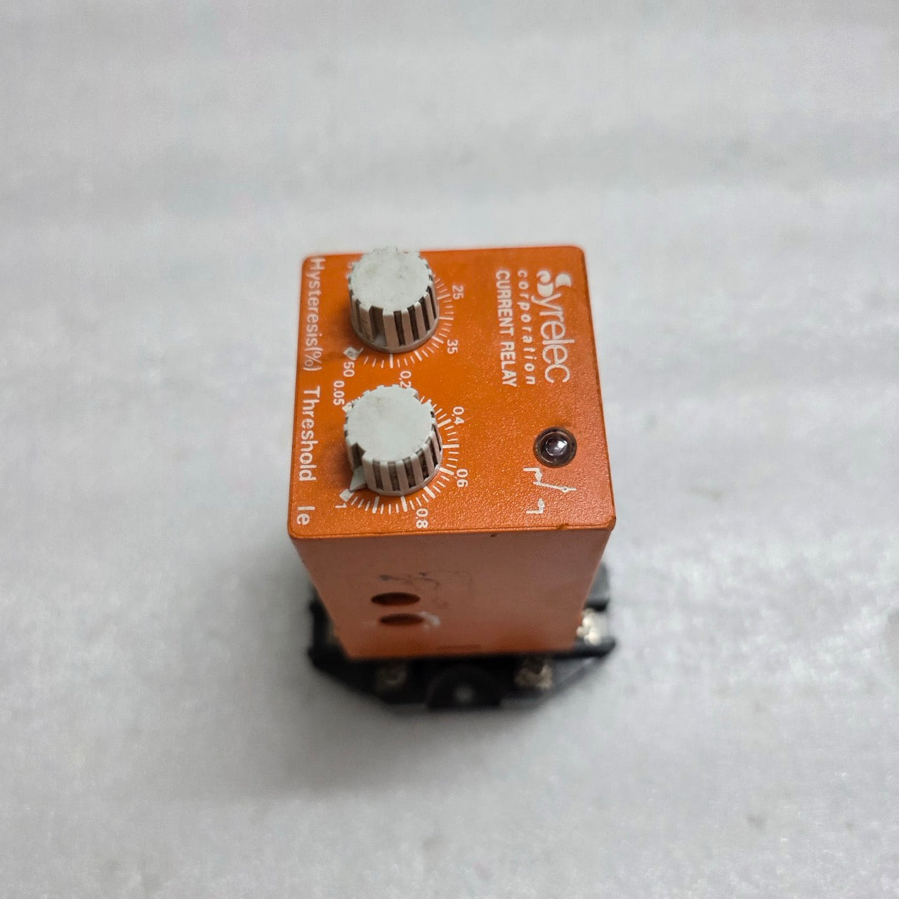SYRELEC LIR.T CURRENT CONTROL RELAY 110V
