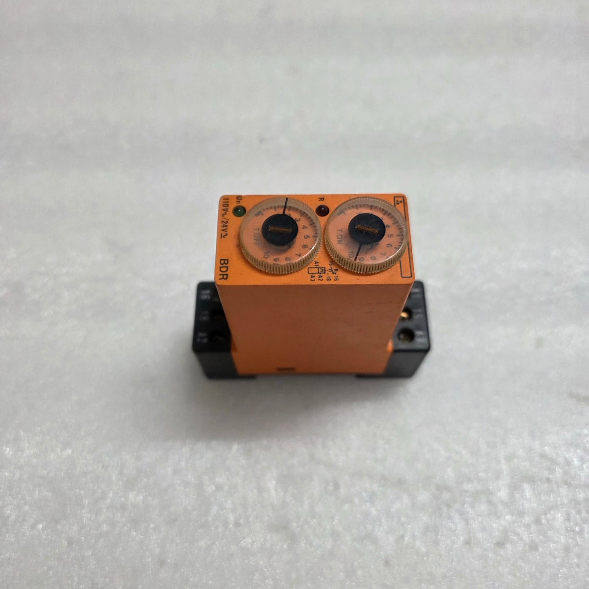SYRELEC BDR OFF-DELAY TIME RELAY 220-240 V AC/24V AC-DC