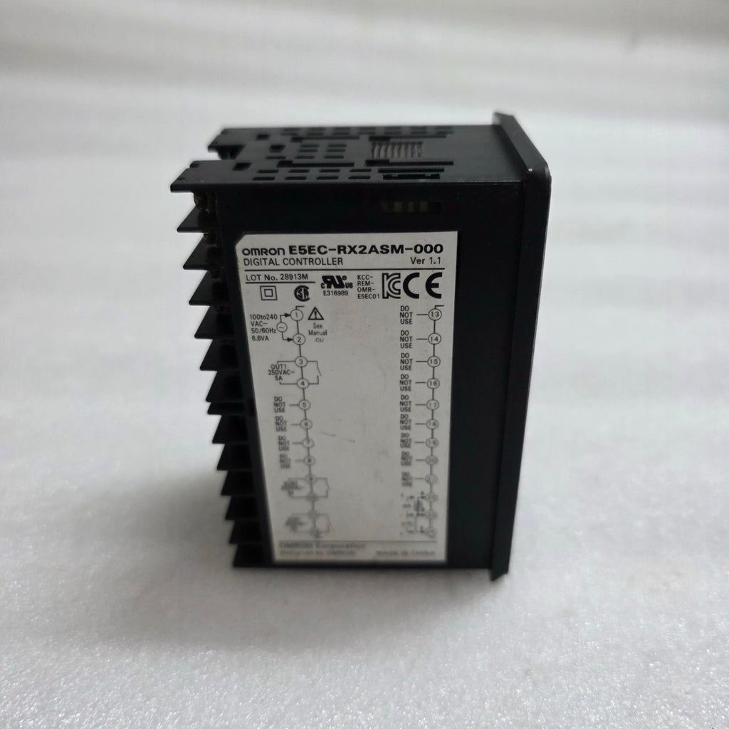 OMRON E5EC-RX2ASM-000 DIGITAL TEMPERATURE CONTROLLER 100-240V