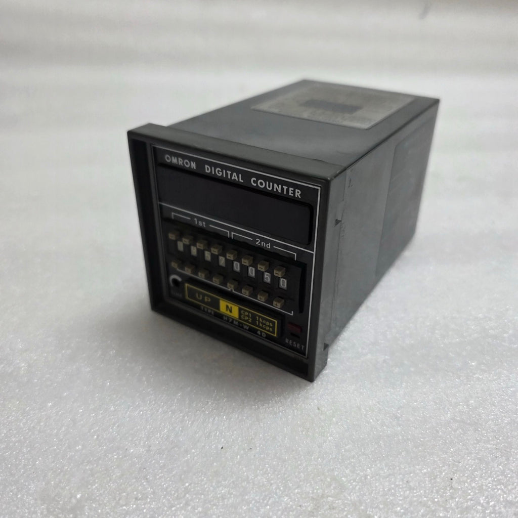 OMRON H7M-W 4D DIGITAL COUNTER 110/220 VAC