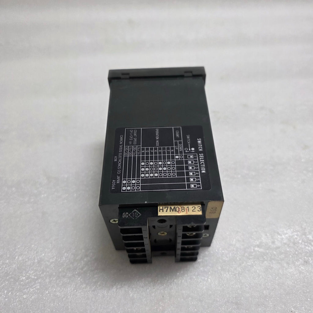 OMRON H7M-W 4D DIGITAL COUNTER 110/220 VAC