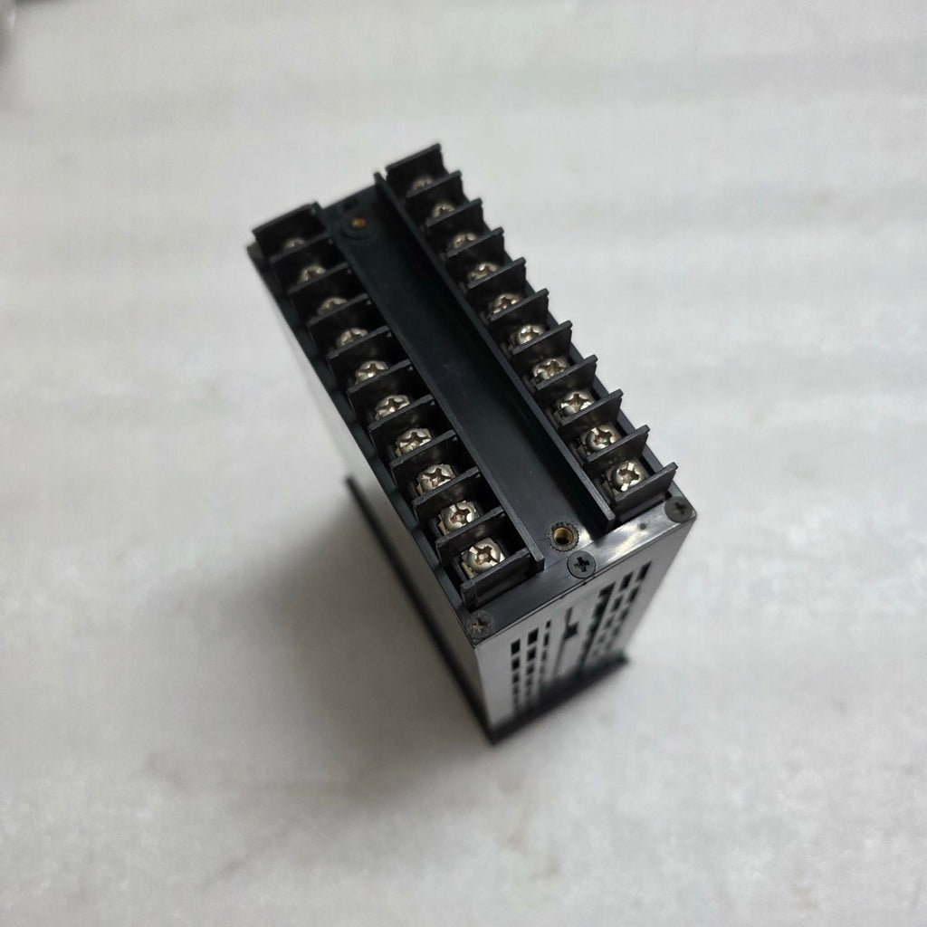 CHINO IR-GC1 INDICATOR WITH POWER SUPPLY UNIT CG075A039 AC 85~264V