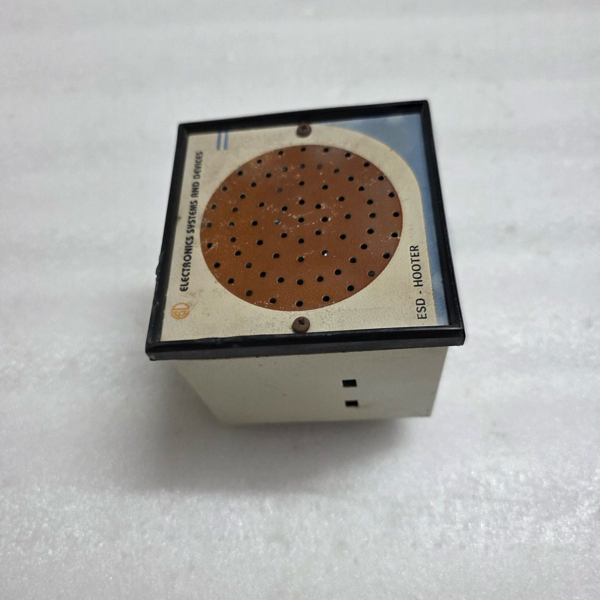 ELECTRONICS SYSTEMS & DEVICES (ESD)HOOTER 230VAC