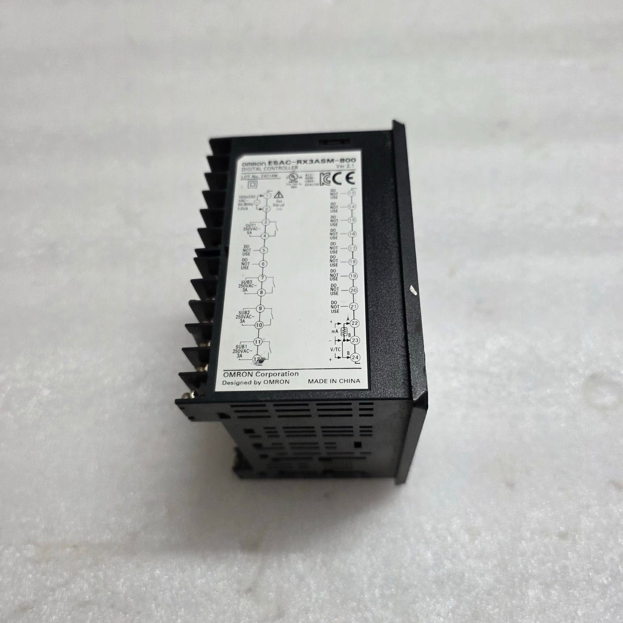 OMRON E5AC-RX3ASM-800 DIGITAL TEMPERATURE AND PROCESS CONTROLLER 100-240VAC