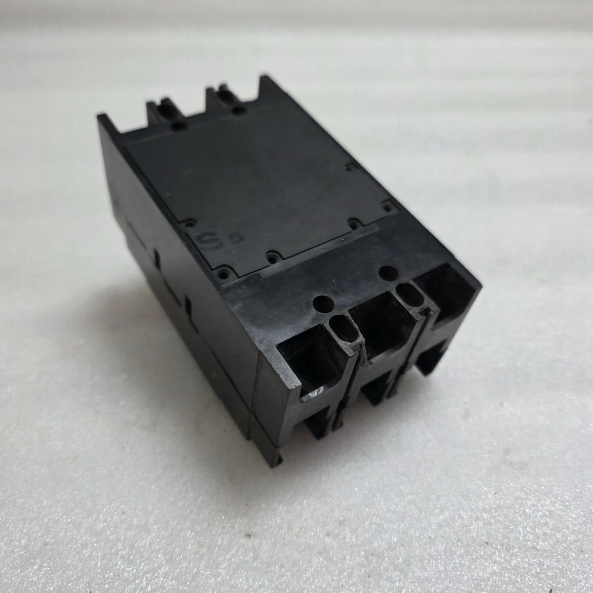 TERASAKI XS30NS 3-POLE CIRCUIT BREAKER 10A