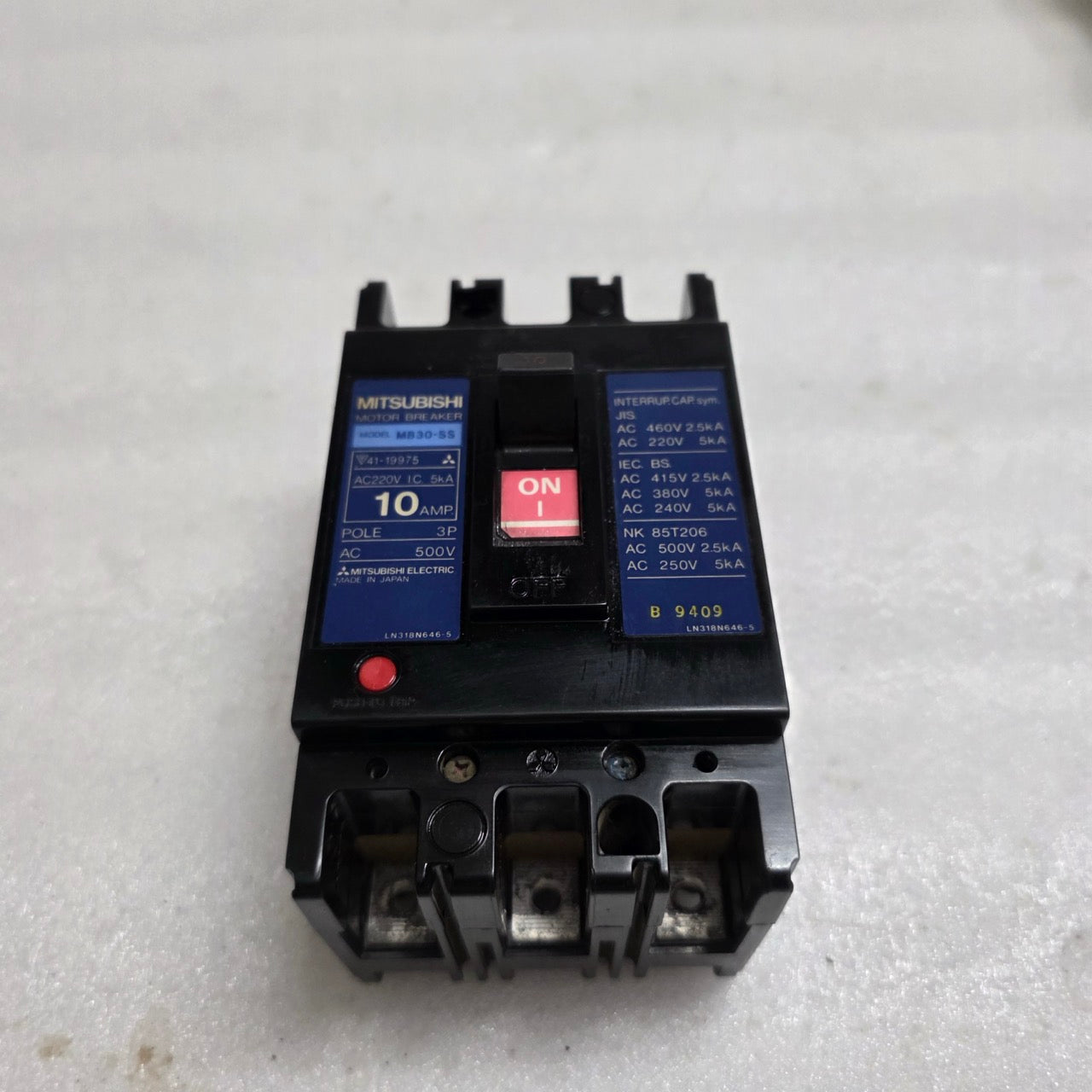 MITSUBISHI ELECTRIC MB30-SS 3-POLE CIRCUIT BREAKER 10A