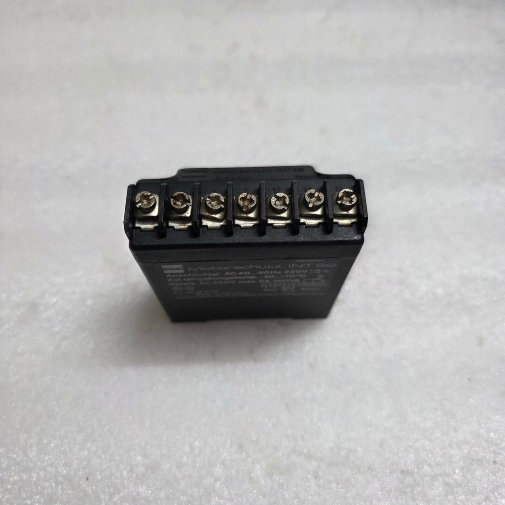 KRIWAN INT 69 MOTOR PROTECTION RELAY 030.00115.4 MOTORSCHUTZ 52 A 121