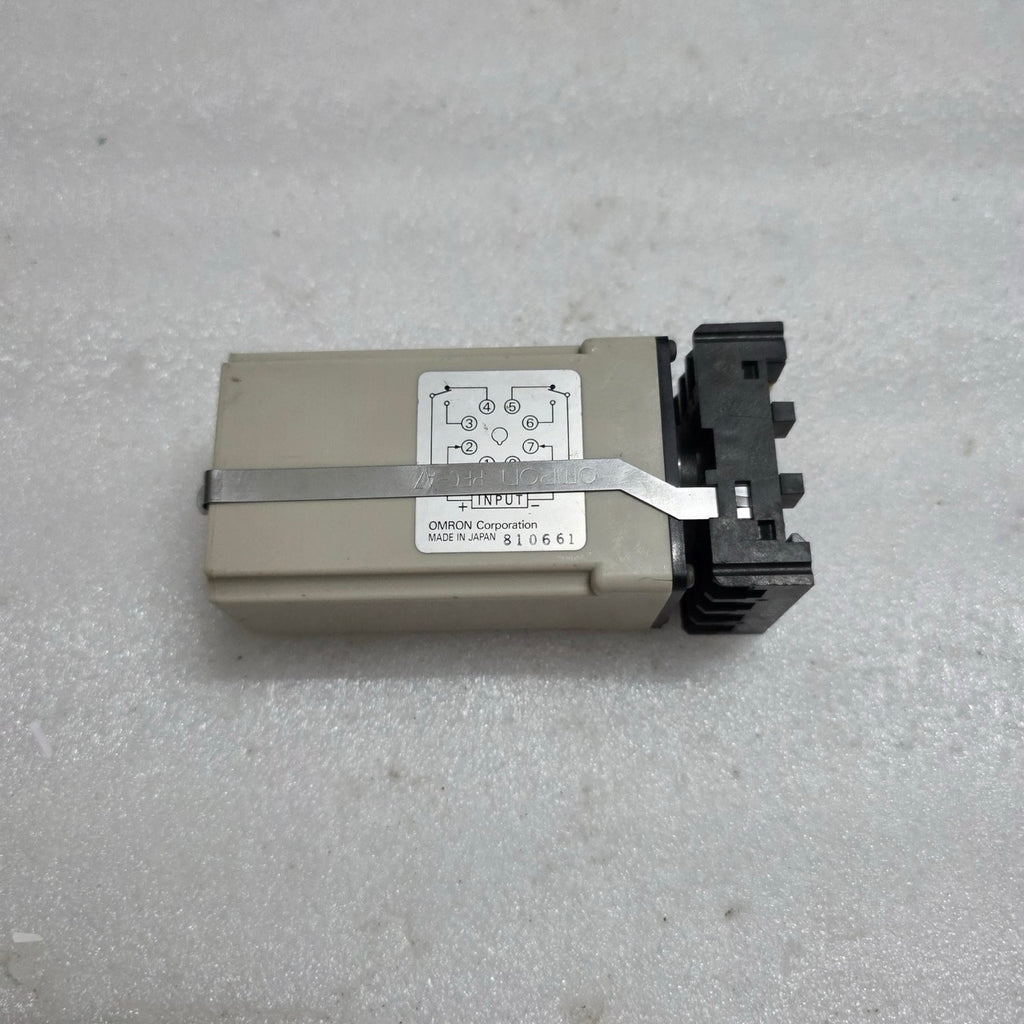 OMRON LG2-AB VOLTAGE SENSOR / VOLTAGE DETECTION RELAY 100V