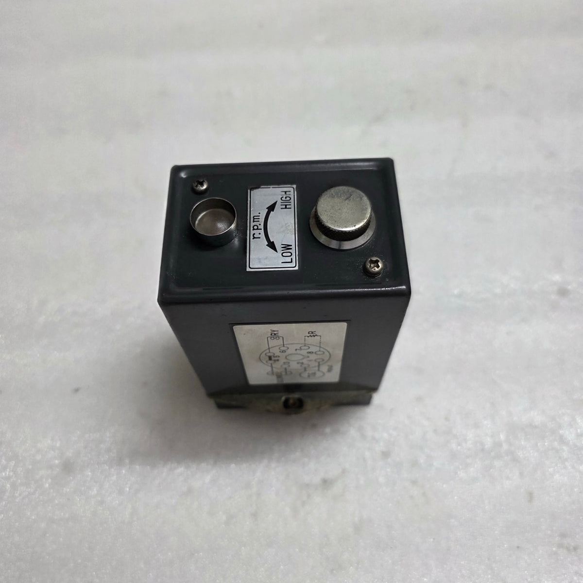 THE NIPPON AIR BRAKE TYPE A VOLTAGE SENSING RELAY / VOLTAGE MONITOR RELAY