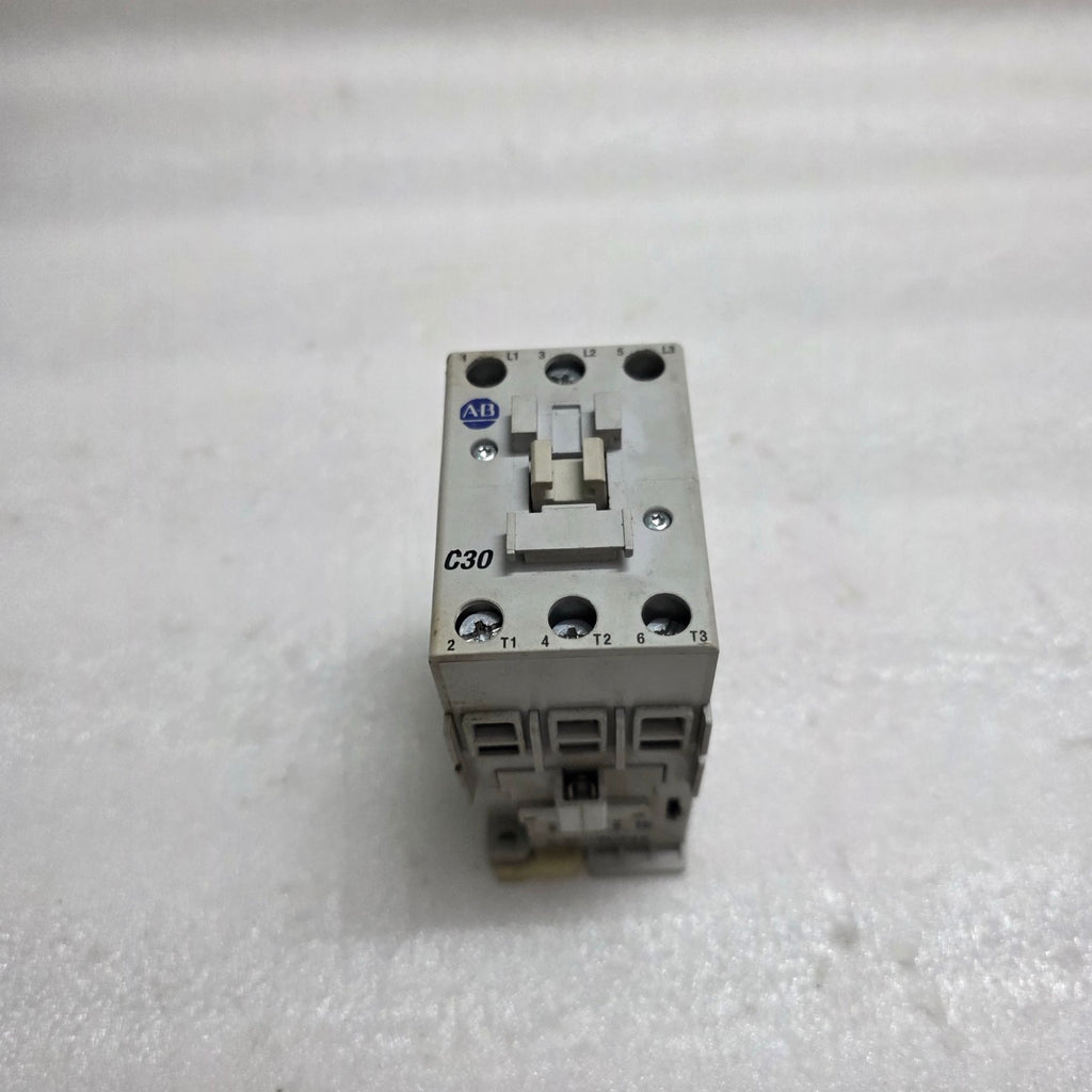 ALLEN-BRADLEY CAT 100-C30-00 SER C CONTACTOR COIL VOLTAGE 24V AC