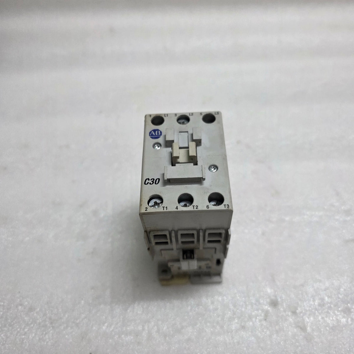 ALLEN-BRADLEY CAT 100-C30-00 SER C CONTACTOR COIL VOLTAGE 24V AC