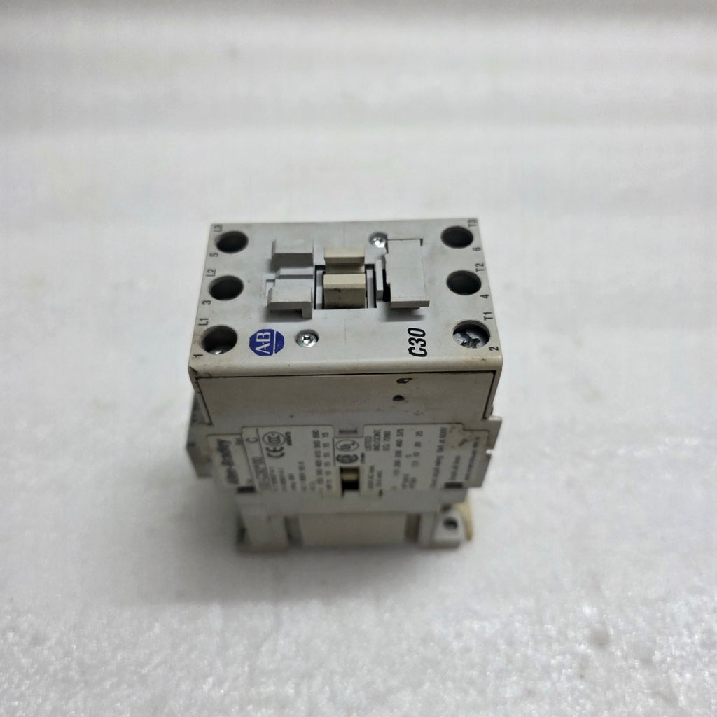 ALLEN-BRADLEY CAT 100-C30-00 SER C CONTACTOR COIL VOLTAGE 24V AC
