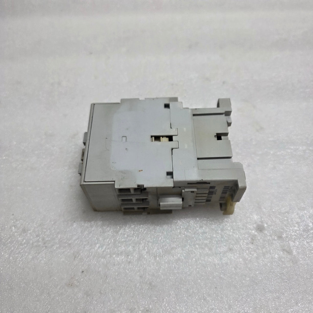 ALLEN-BRADLEY CAT 100-C30-00 SER C CONTACTOR COIL VOLTAGE 24V AC